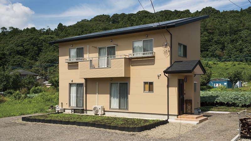 沼田市　リビングに読書、こども部屋にロフトスペースのある２階建ての家