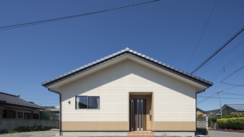 沼田市　格子の建具と縁なし畳で和モダンな平屋の家